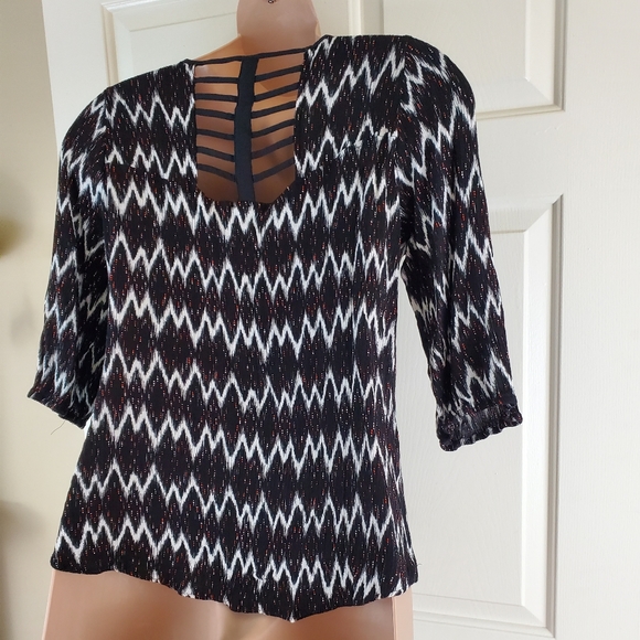 Cato Ladder Back Top - Picture 7 of 11